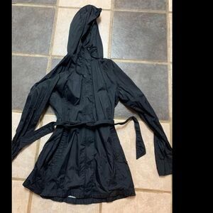 Columbia Black Hooded Women's windbreaker